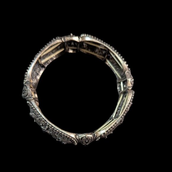 Vintage Ornate Silver-Tone Stretch Bracelet With Intricate Black Stone Accents - - Picture 5 of 7